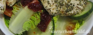 sommersalat mit putenbrust